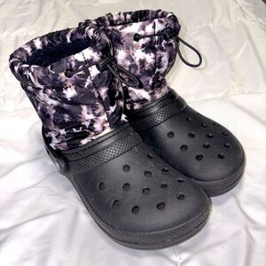 Crocs Classic Lined Neo Puff Boot Black Tie-Dye women’s 8 men’s 6